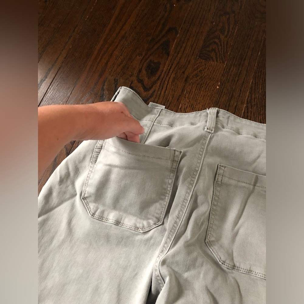 PAIGE Women’s 32 Mayslie Gray Pleated Denim High-Rise Cropped Jogger Jeans - EUC - Picture 15 of 16